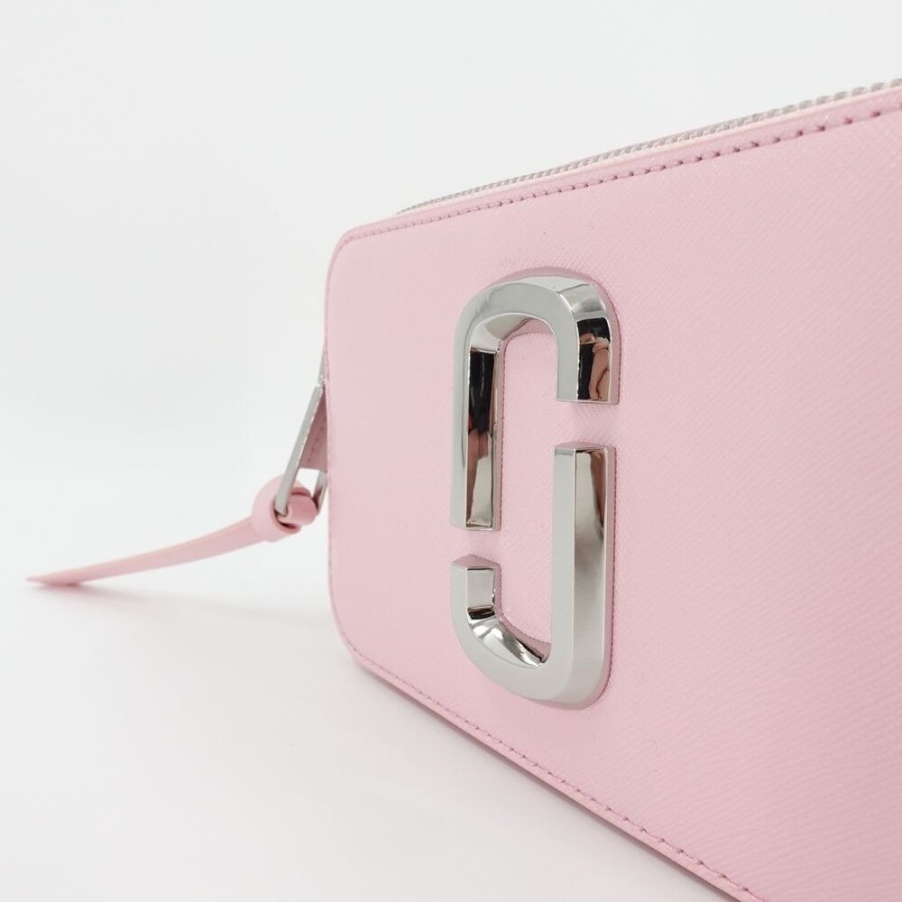 Marc Jacobs Women's The Utility Snapshot Crossbody Bag Bubblegum Pink OS - Picture 9 of 14